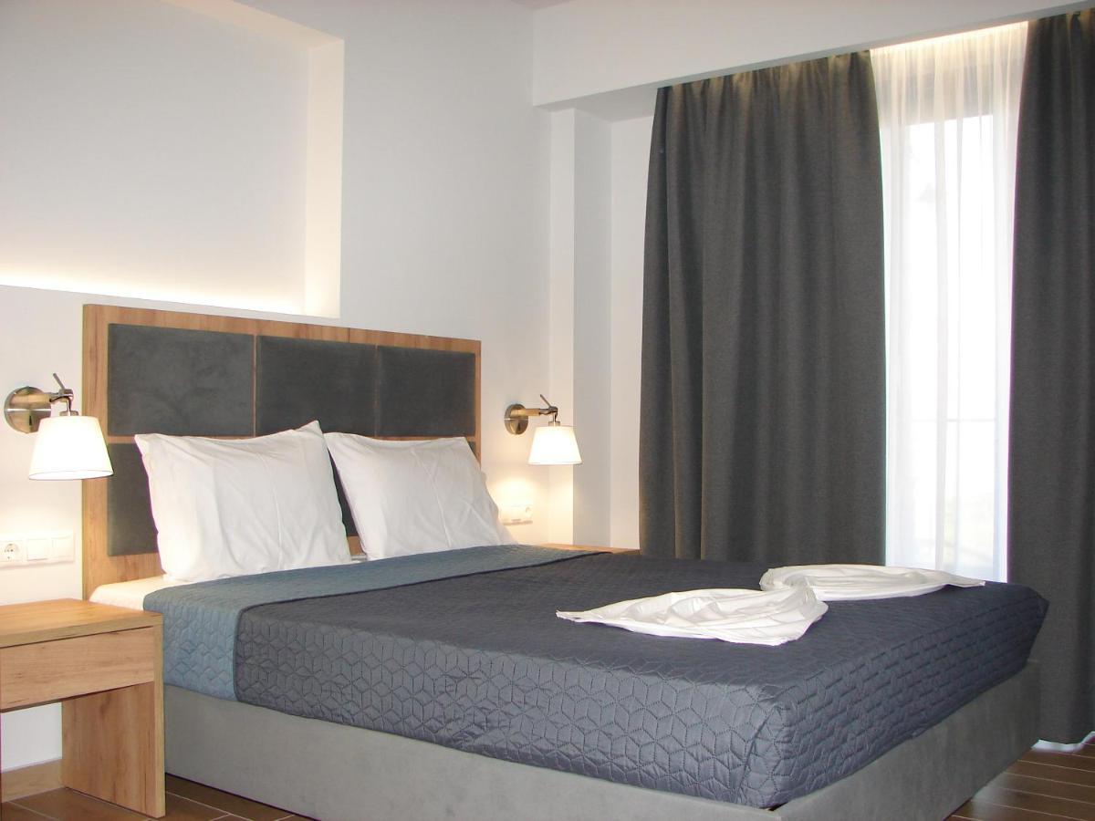 Aparthotel Four Reasons Paralía Esterno foto