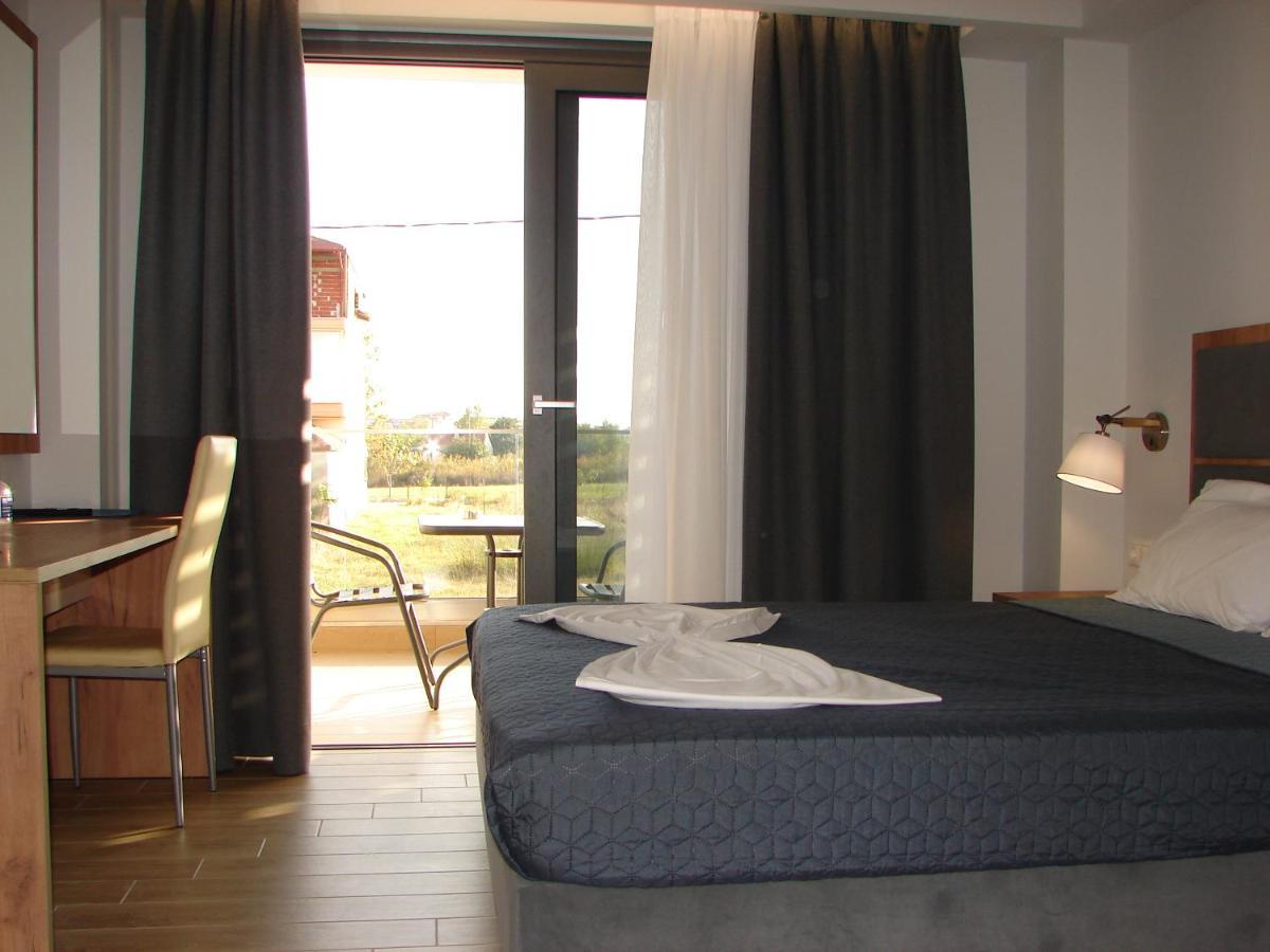 Aparthotel Four Reasons Paralía Esterno foto