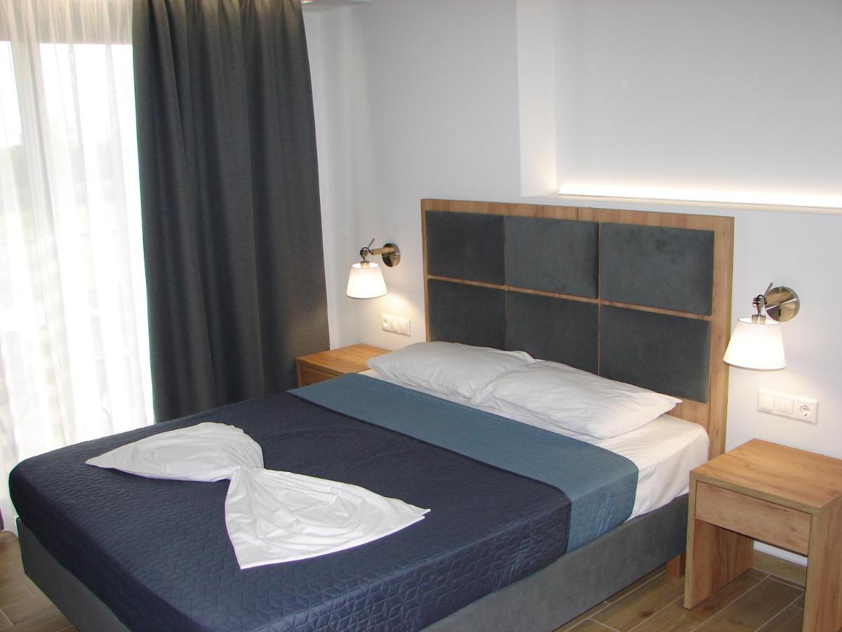 Aparthotel Four Reasons Paralía Esterno foto