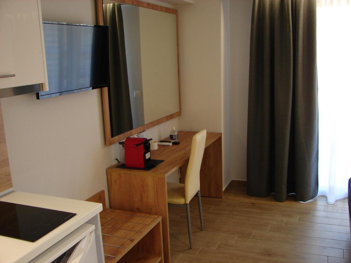 Aparthotel Four Reasons Paralía Esterno foto