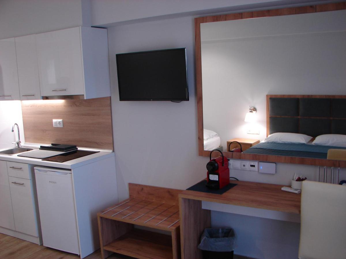 Aparthotel Four Reasons Paralía Esterno foto